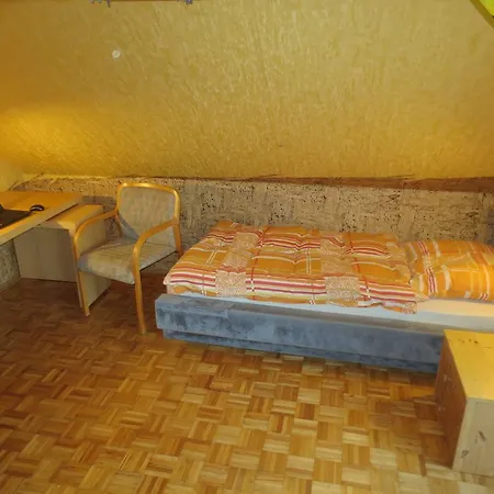 בית אירוח Haus Am Waldrand מארסברג